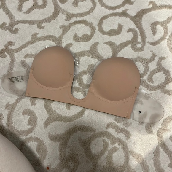 Backless bra - Picture 1 of 3